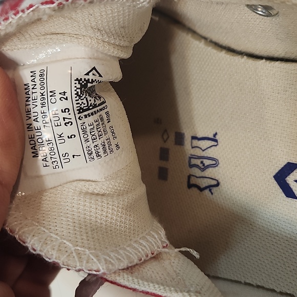 Converse - Picture 4 of 6